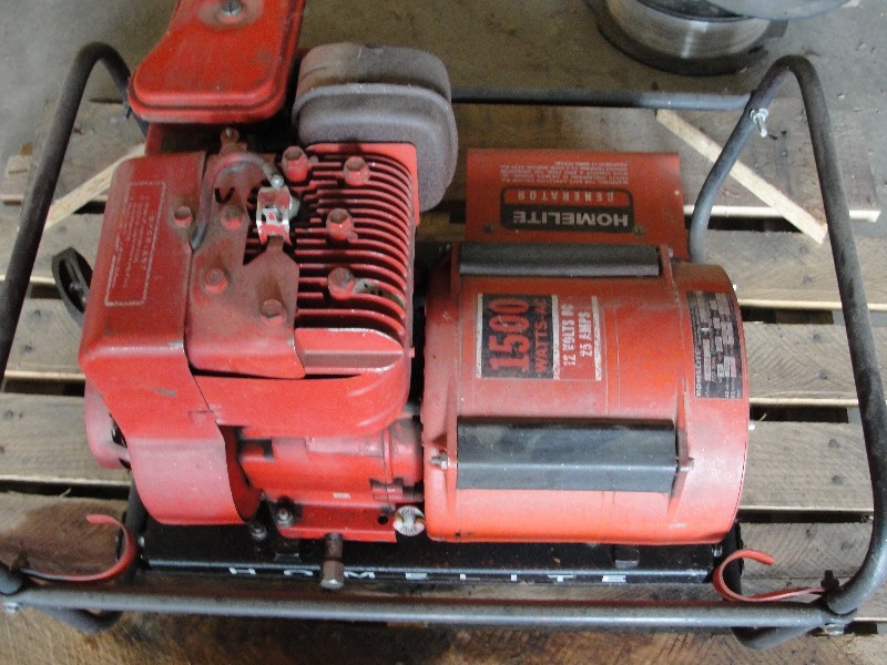 lot 23 image: HOMELITE 1500 WATT GENERATOR