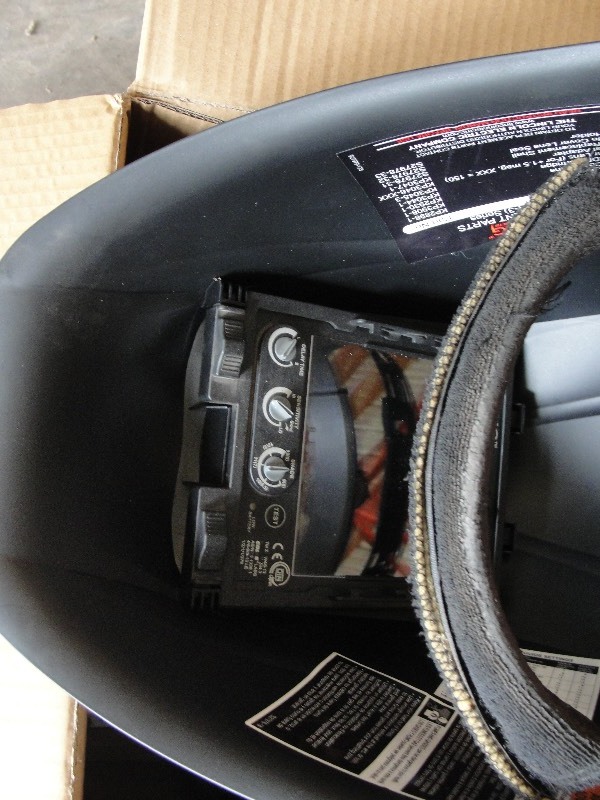 lot 26 image: LINCOLN WELDING HELMET