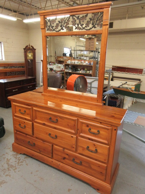 Solid Pine Dresser With Mirror Lakeville Home Goods K Bid