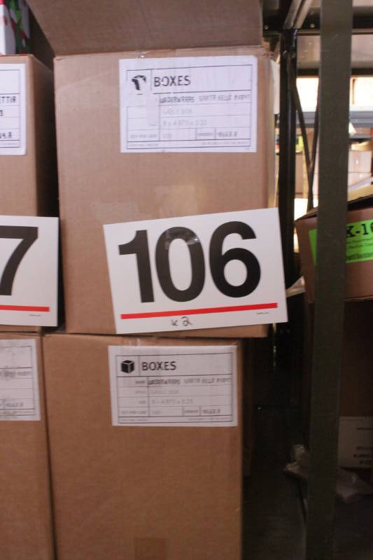 lot 106 image: 200 Santa Gable Gift Boxes with Handle