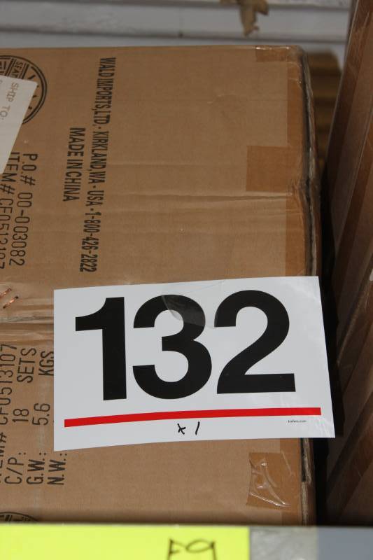 lot 132 image: 18 Nesting Snowman Box Set