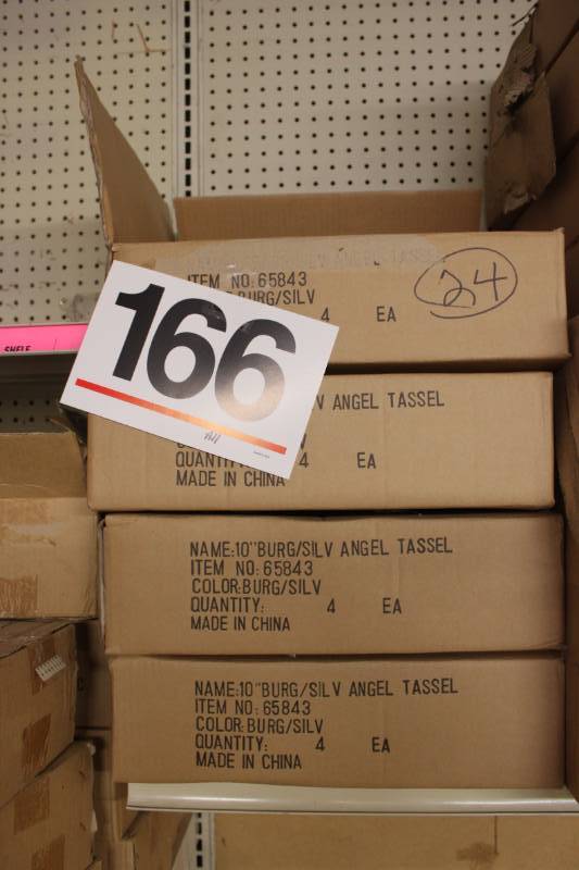 lot 166 image: 16 Pacific Rim 10 Porcelain Angel Ornaments