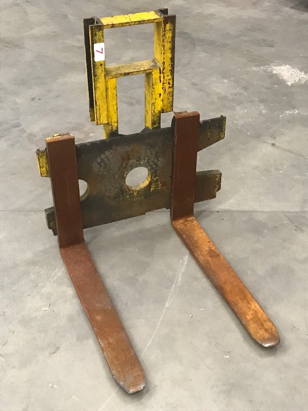 lot 7 image: Commercial Forklift Plate With 36 ...