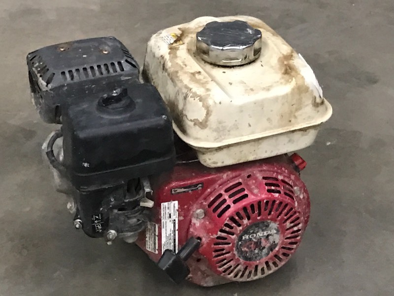 lot 23 image: Honda GX160 5HP Gas Engine, Has Com...