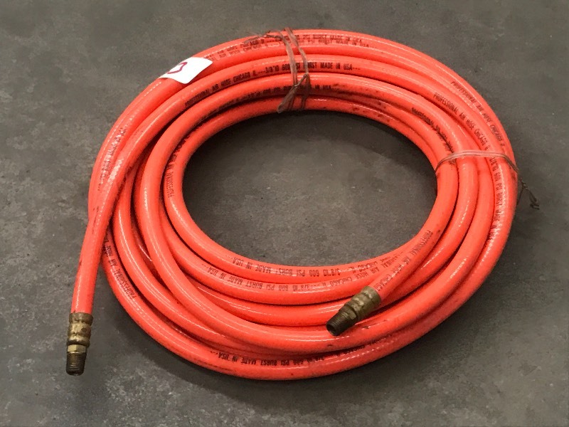 lot 33 image: 38 Air Hose, 600 PSI...