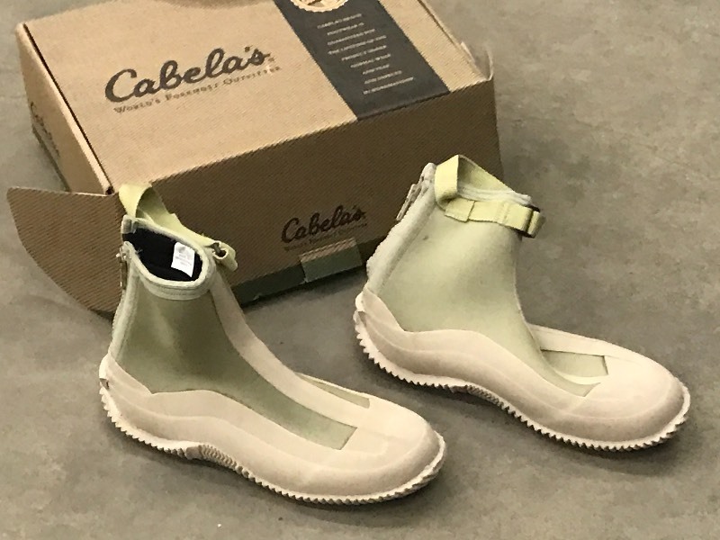 lot 35 image: Cabelas Mens Size-10 Flats Wading B...