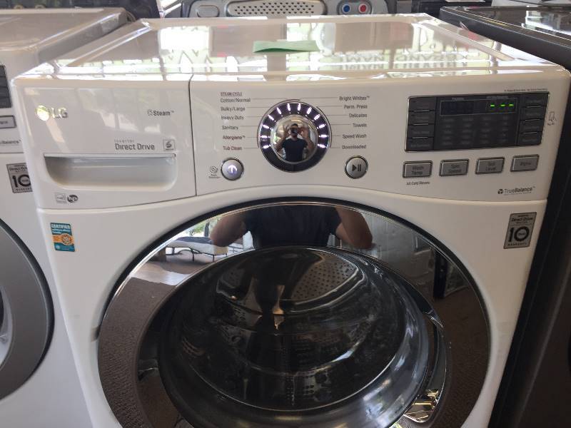 NEW SCRATCH & DENT LG, 4.5 cu. ft. High Efficiency Front Load Washer with Steam in White-- Model# WM3670HWA