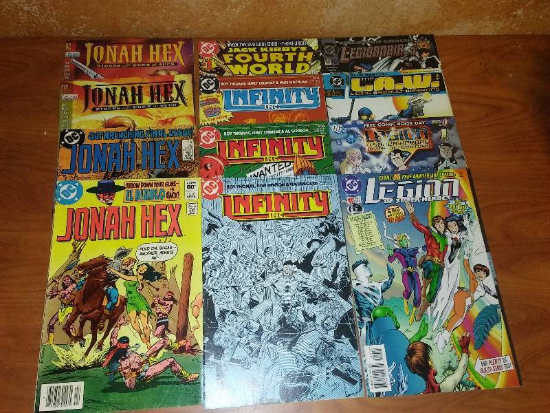 12 comics Jonah Hex, Infinity, Legion of Superheroes,