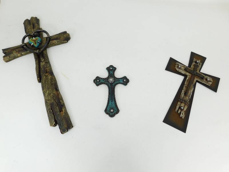 lot 4 image: Three Crosses
