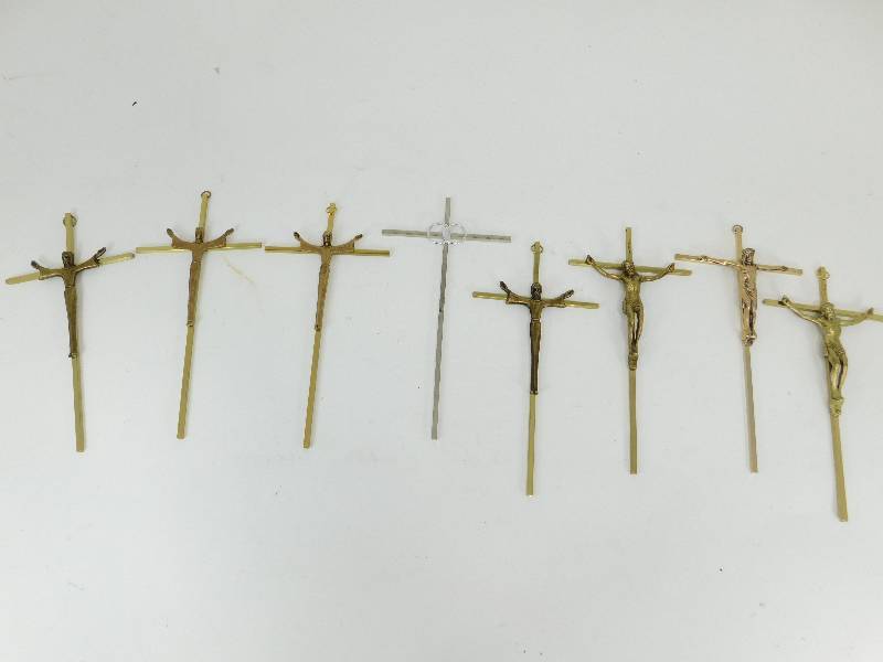 lot 5 image: Eight Metal Crosses