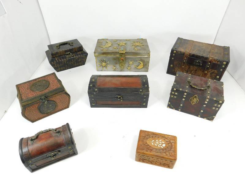 lot 10 image: Eight Chests In Various Sizes And Different Materials