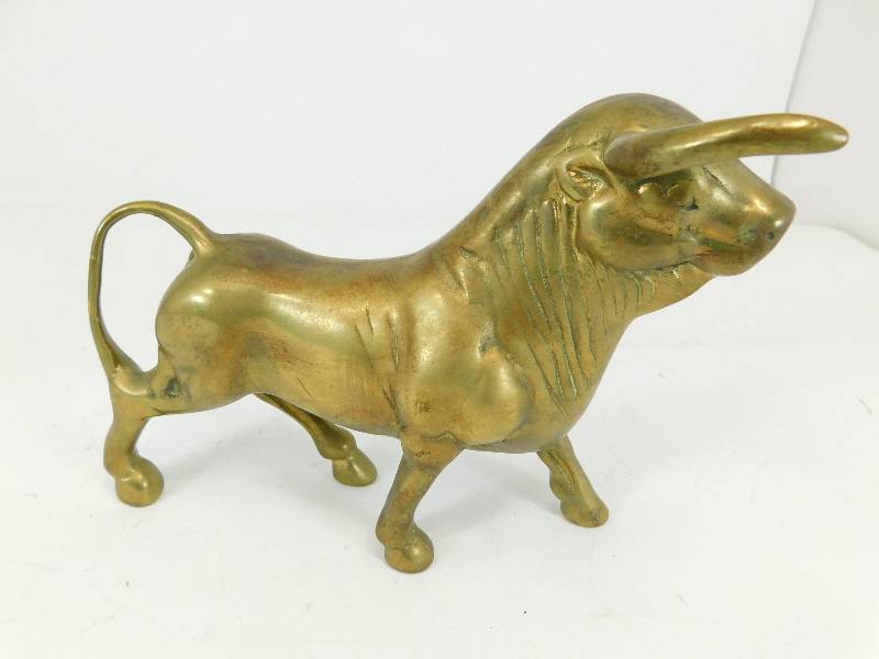 lot 14 image: Bronze Bull