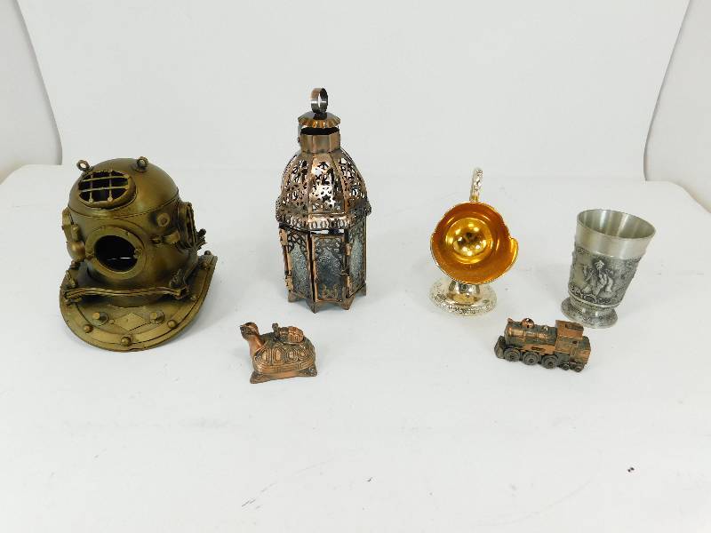 lot 19 image: Miscellaneous Collectors Items