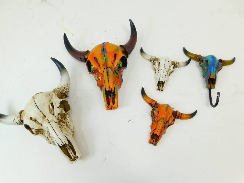 lot 39 image: Five Different Animal Skulls