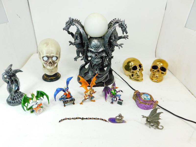 lot 40 image: Skull Heads & Dragon Items