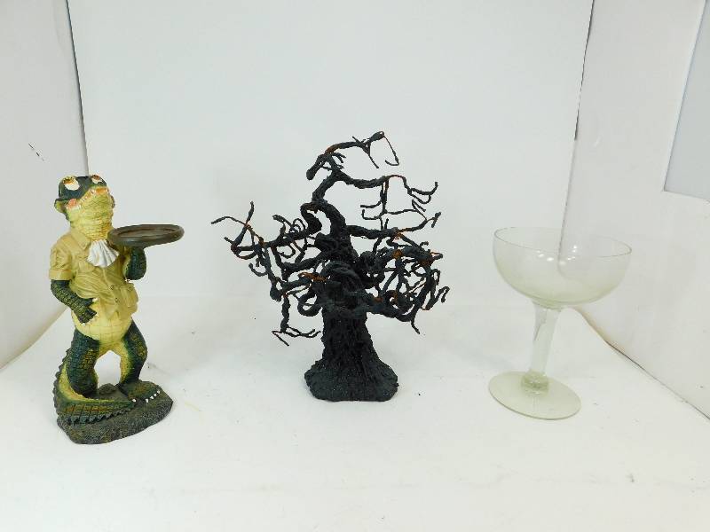 lot 48 image: An Alligator Candle Or Drink Holder--Black Painted Wire Decor--Enormous Wine Glass