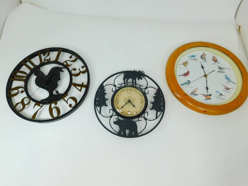 lot 71 image: Three Battery Operated Clocks
