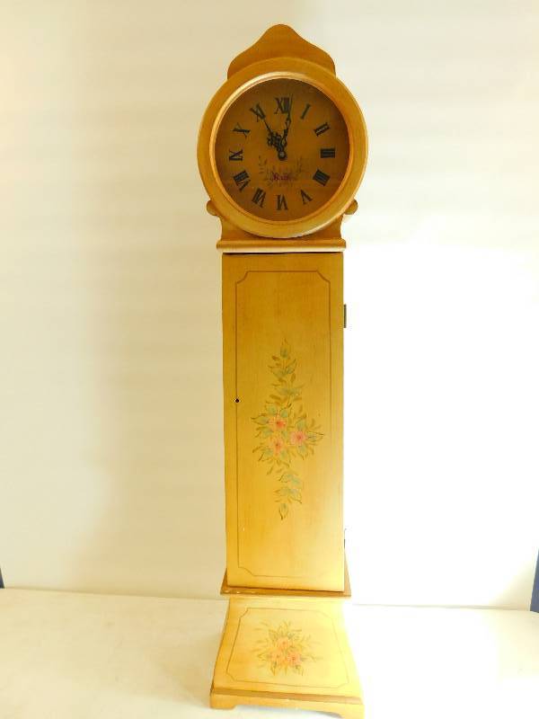 lot 77 image: AntiqueTall Blond Wooden Battery Operated Clock