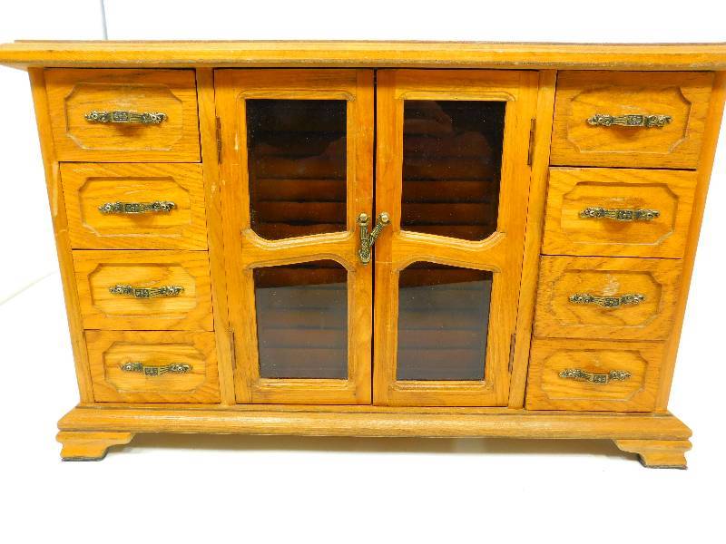 lot 87 image: Wooden Jewelry Box