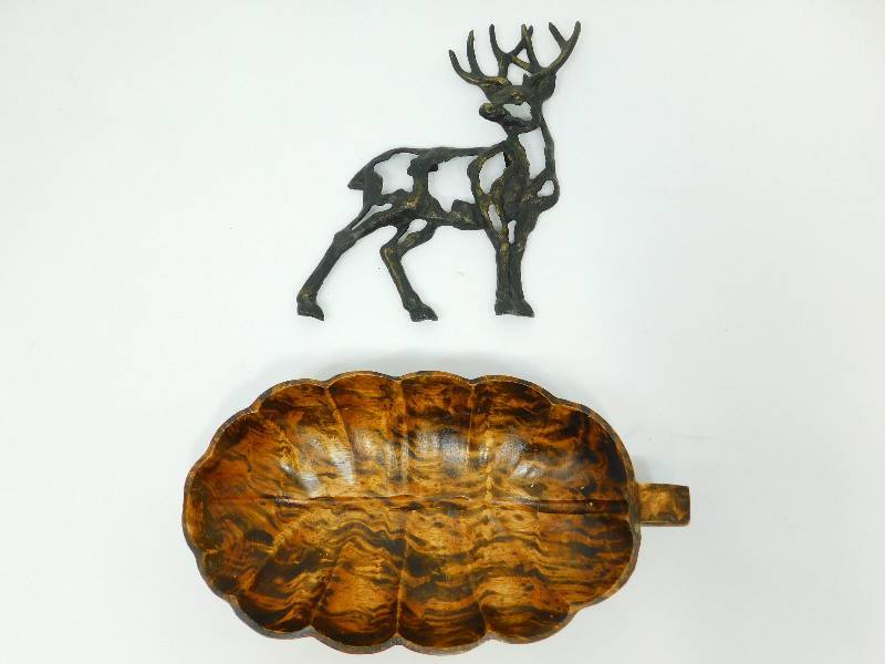 lot 88 image: Authentic Kitchen Mango Wood Decor & Rod Iron Deer Decor