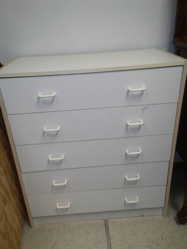 lot 283 image: 5 drawer chest of drawers