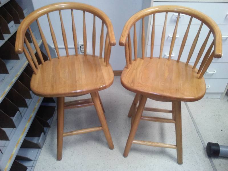 lot 286 image: Heavy Oak swivel stools (2)