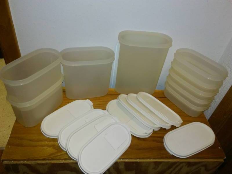 lot 299 image: Tupperware variety (10)