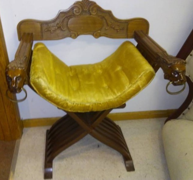 lot 314 image: Lions  head curved carved Emperors chair - Amazing