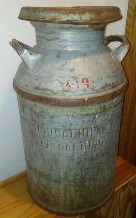 lot 349 image: Bemidji dairy milk can galvanized with cover