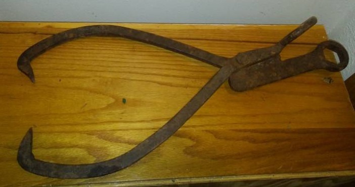 lot 357 image: Vintage ice hooks , claws, grabbers