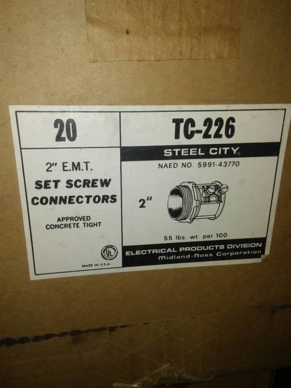 lot 379 image: 2 in EMT connectors 8 cases of 20, electrical conduitset screw 160 total