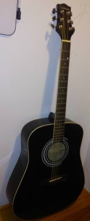 lot 385 image: Silvertone 6-string guitar