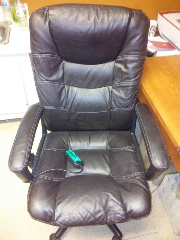 lot 392 image: Leather office chair with massage