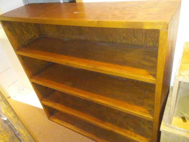lot 391 image: Oak bookshelf