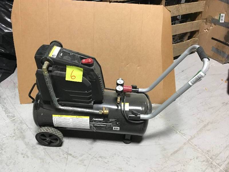 Husky 8 Gal. Portable Oil Free Electric Air Compressor In good working condition