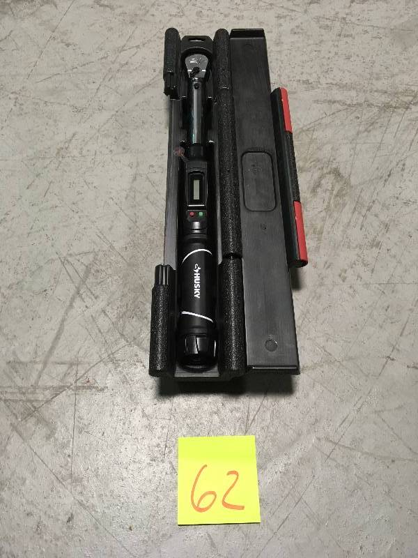 HUSKY 5-80 ft. lbs. 38 in. Drive Digital Display Click Torque Wrench