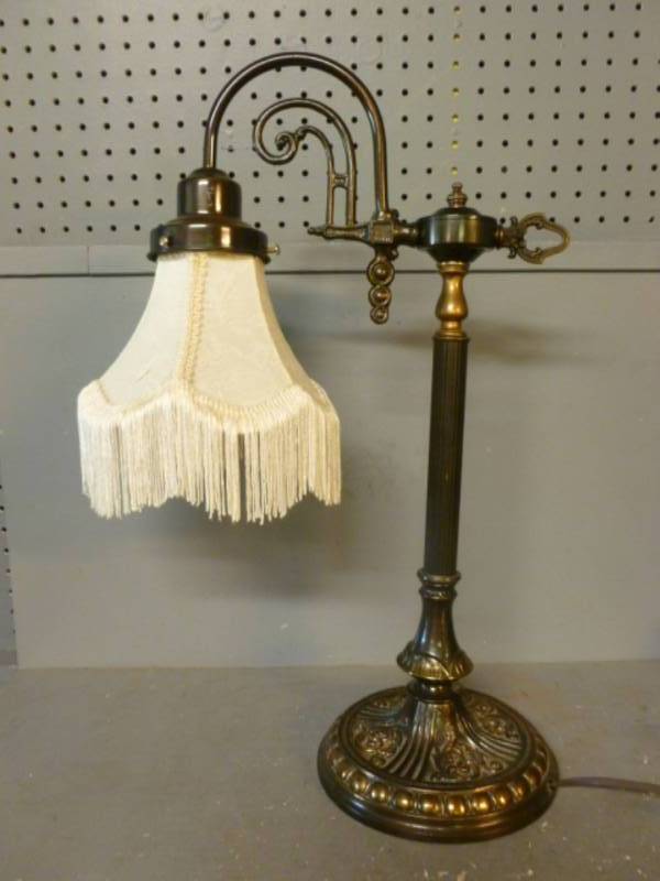 Dresser Lamp