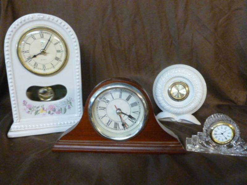 Dresser Clocks