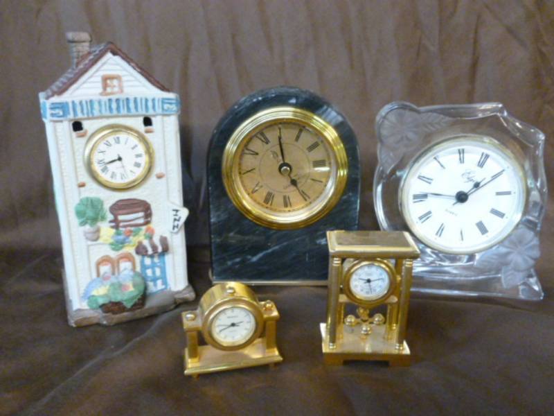 Dresser Clocks