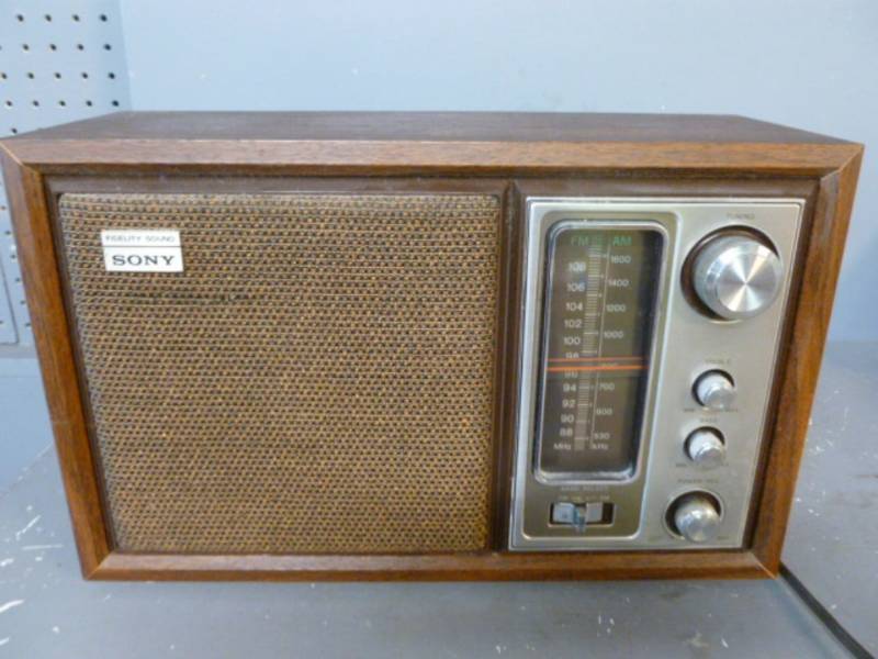 Shelf Radio