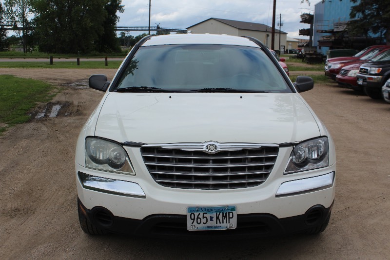 lot 2679 image: 2005 Chrysler Pacifica Touring