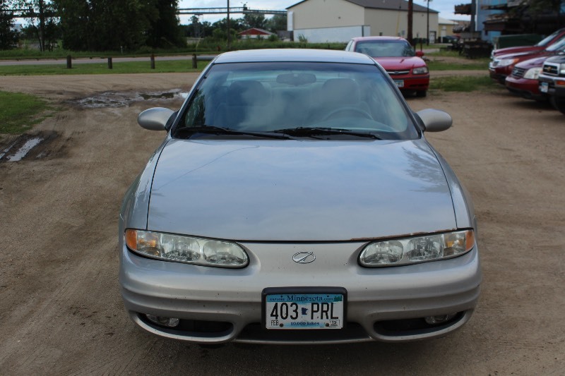 lot 2682 image: 2000 Oldsmobile Alero GL