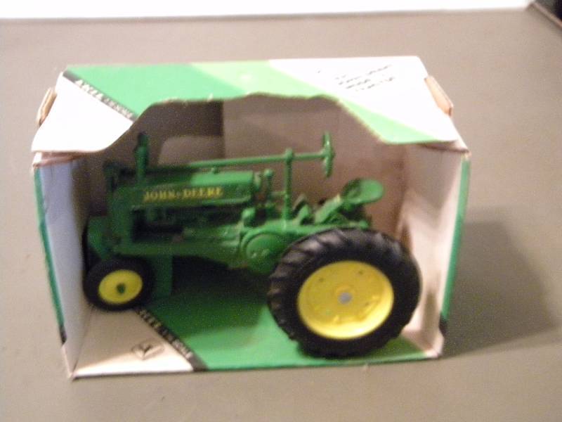 Ertl 116 1934 John Deere Model A Tractor