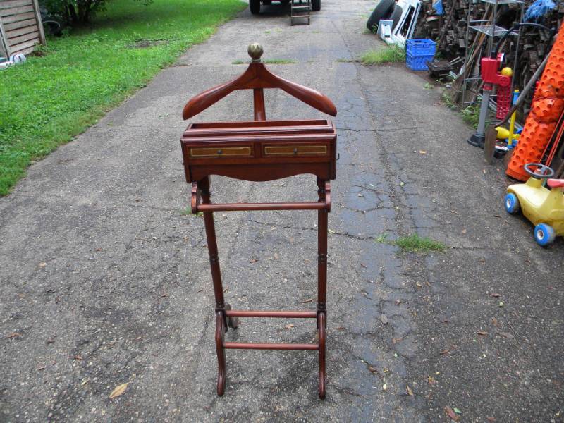 Wood Suit Stand