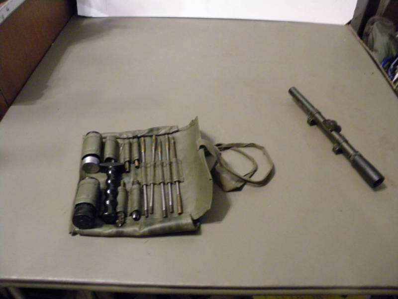 Graisse Armes Swiss Rifle Cleaning and Lube Kit & Crosman Scope