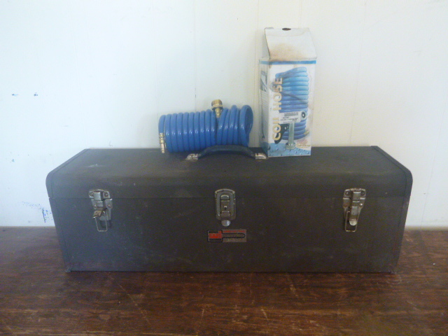 lot 24 image: Carpenters Toolbox
