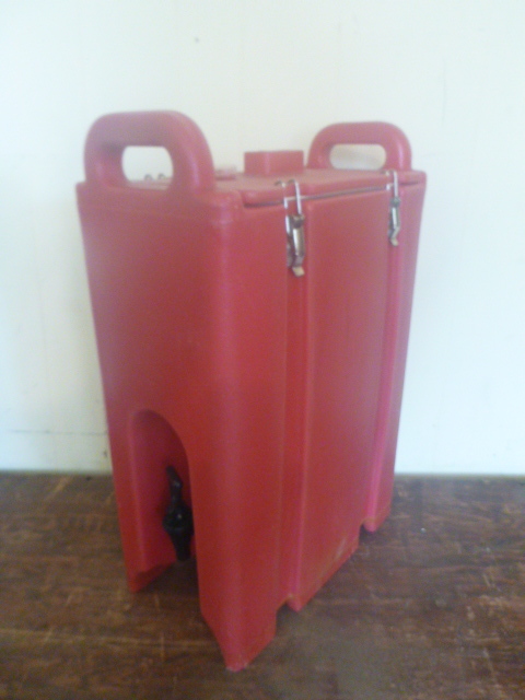 lot 25 image: Hot or Cold Cambro Dispenser