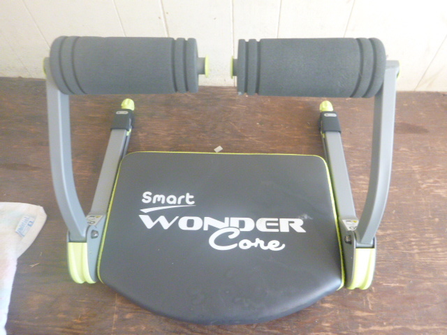 lot 29 image: Smart Wonder Core Exercise Equipment