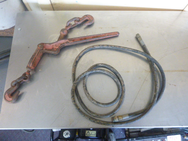 lot 46 image: Chain Binder