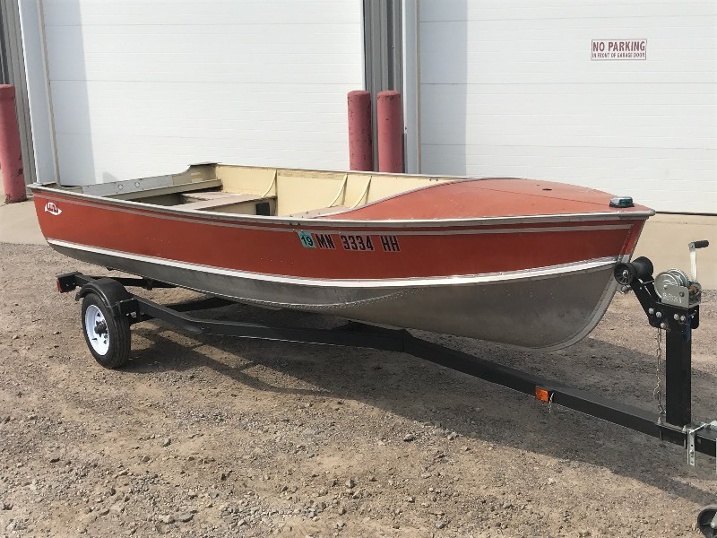 1981 Lund Fishing Boat & Trailer